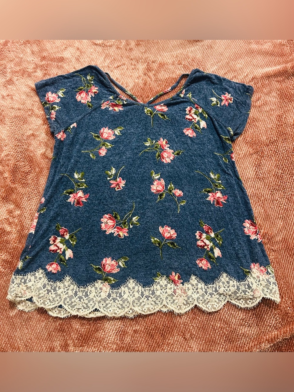 Rewind Blue Floral Short Sleeve Top with Cream Lace Hem